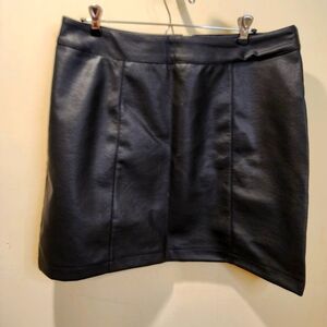 FOREVER 21 Black Faux Length Plus Size Miniskirt Size 0X NWT